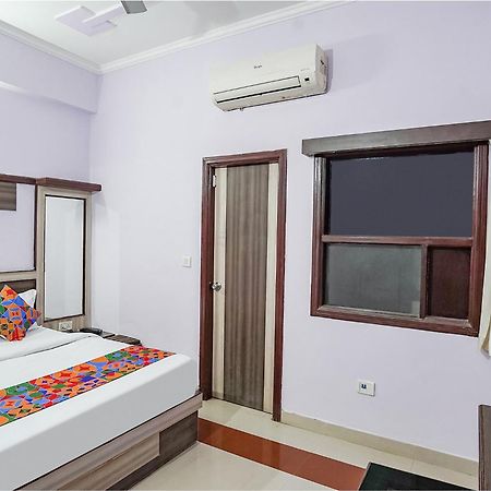 Hotel The Golden Bird آغْرا المظهر الخارجي الصورة