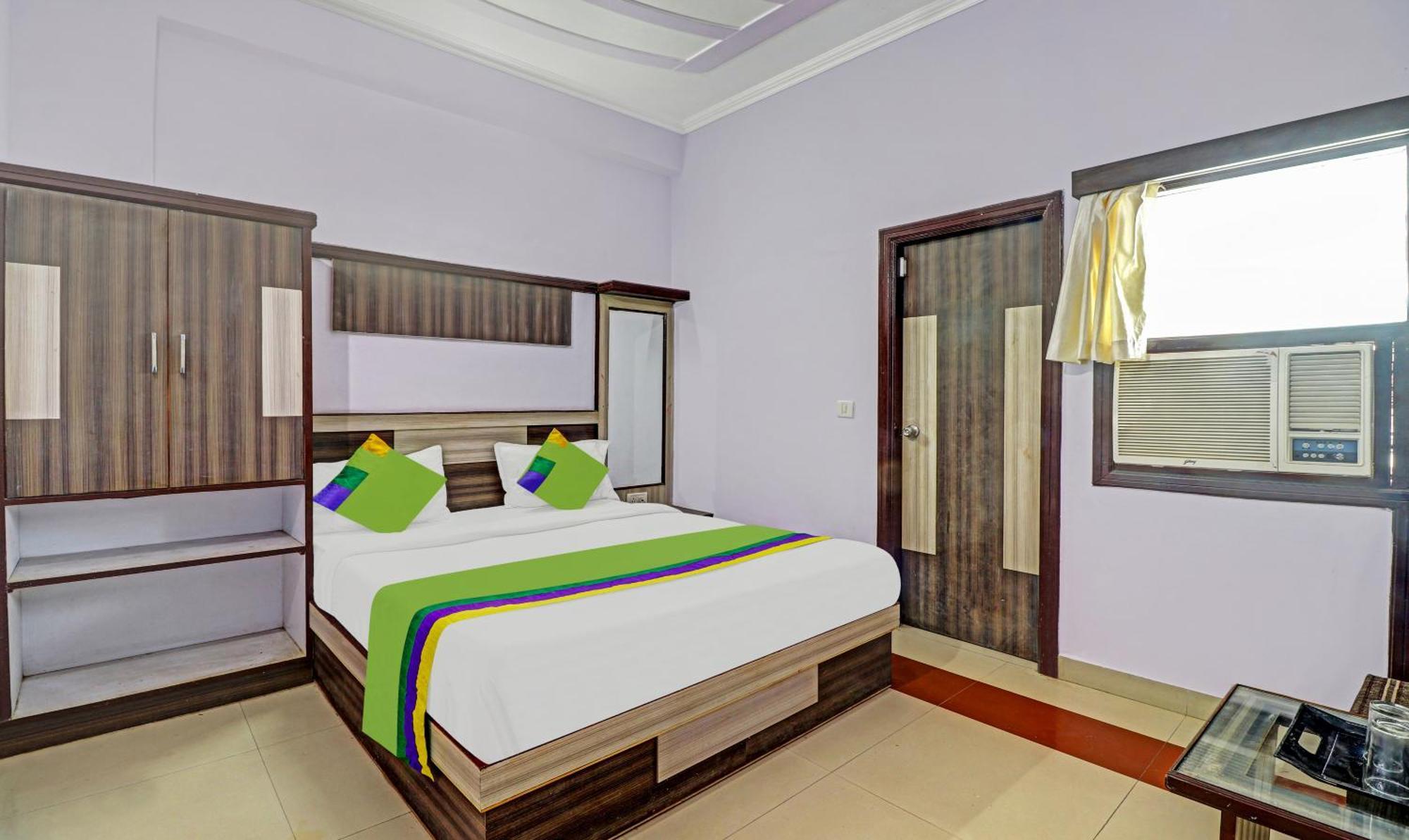 Hotel The Golden Bird آغْرا المظهر الخارجي الصورة